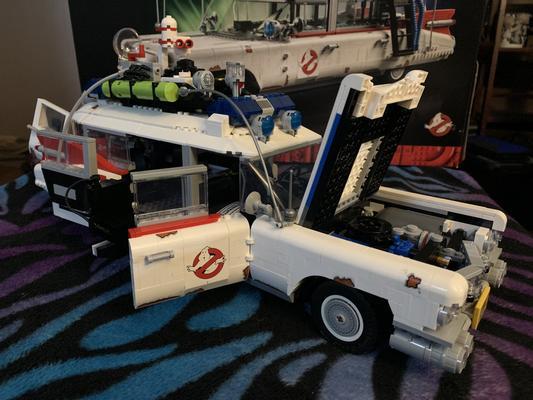 LEGO Icons Ghostbusters ECTO-1 10274 Car Kit, Large Set for Adults, Gift  Idea for Men, Women, Her, Him, Collectable Model for Display, Nostalgic  Home Décor 