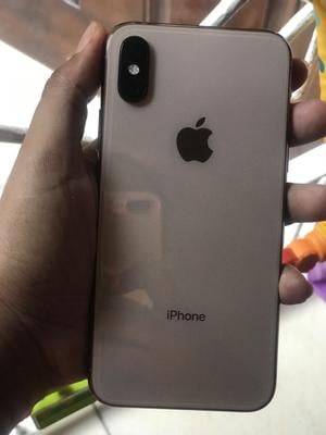 Restored Apple iPhone XS - Carrier Unlocked - 256GB Gold