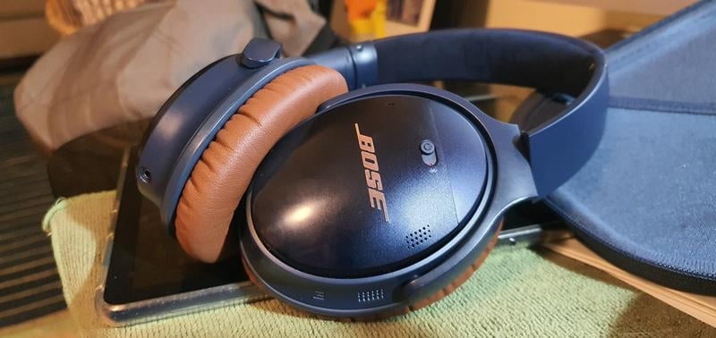 Bose QuietComfort 35 Noise Cancelling Bluetooth Over-Ear Wireless Headphones,  Black 