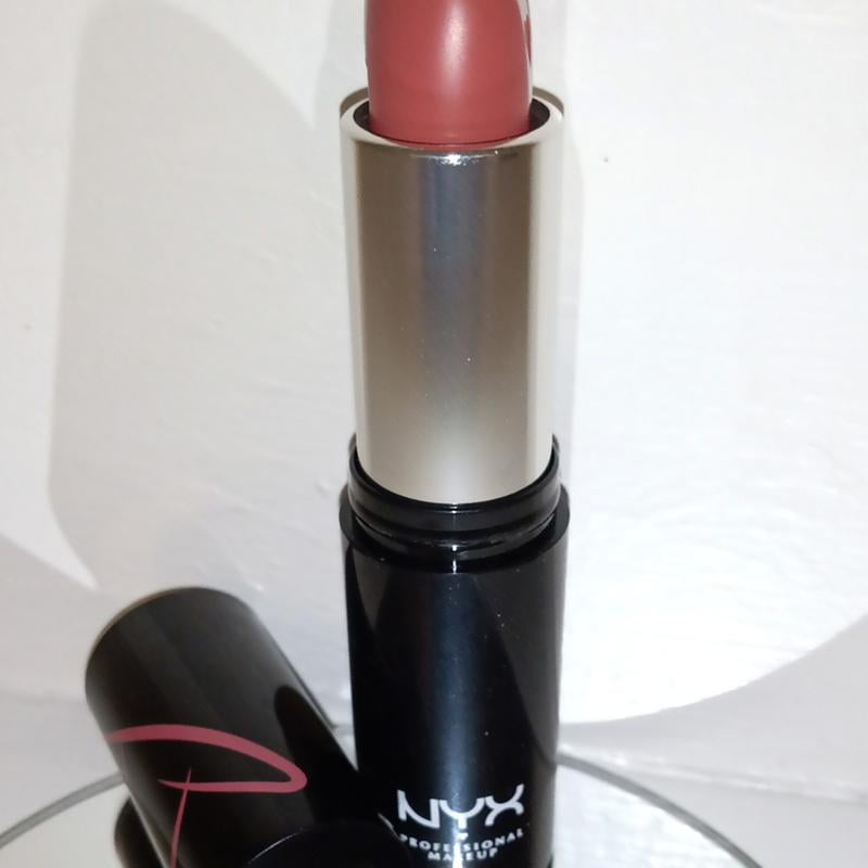 nyx chic lipstick