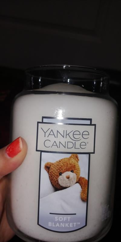 yankee candle with teddy bear on front