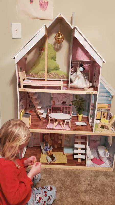 zoe doll house