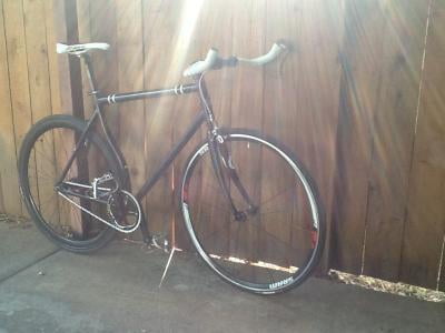 mongoose detain men's urban bike
