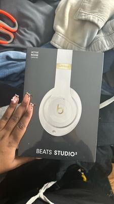 Beats Studio3 Wireless | In-ear headphones for game shops