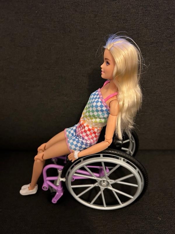 Barbie, Fashionistas Doll #194, Wheelchair and Ramp, Rainbow