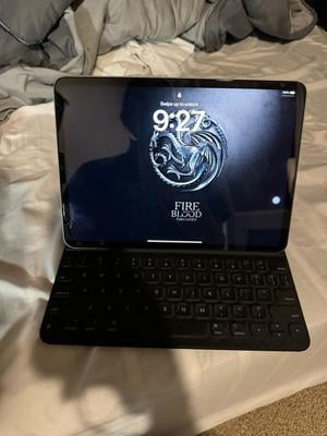 Apple Smart Keyboard Folio (for 11-inch iPad Pro - 1st or 2nd