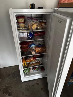 Arctic King 7.1 Cu ft Upright Convertible Freezer/Refrigerator