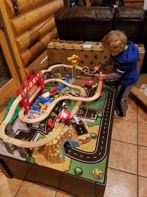 kidkraft metropolis train set