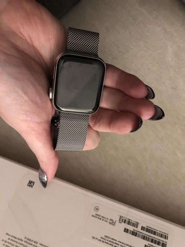 Restored Apple Watch Series 6 GPS + Cellular, 44mm Silver