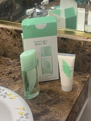 Elizabeth Arden Green Tea Perfume Gift Set for Women, 2 pc ($52