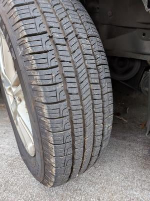 Goodyear Reliant All-Season Tire 195/60R15 88V Fits Ford Focus SE