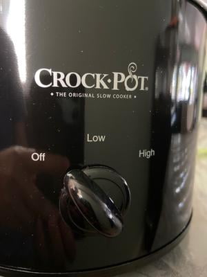 Classic Mini Crock Pot (2 Quart) Slow Cooker SCR200-B 