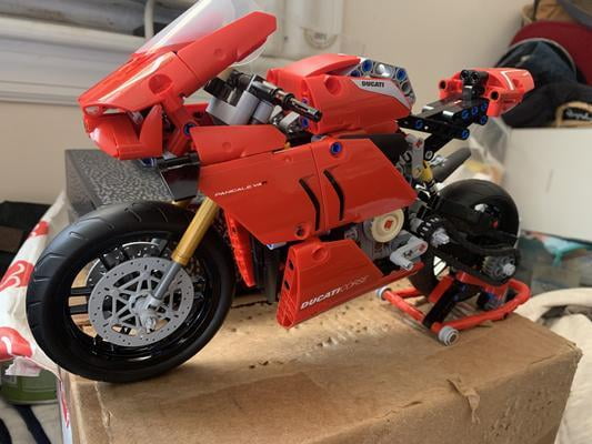 LEGO Technic Ducati Panigale V4 R Motorcycle 42107 Building Set