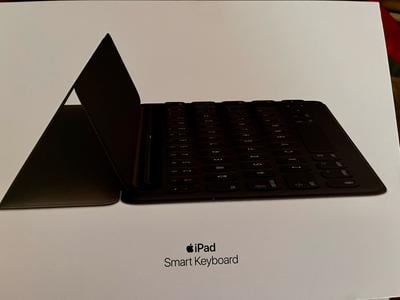 Free Shipping! Apple Smart Keyboard for iPad 7th, 8th, 9th
