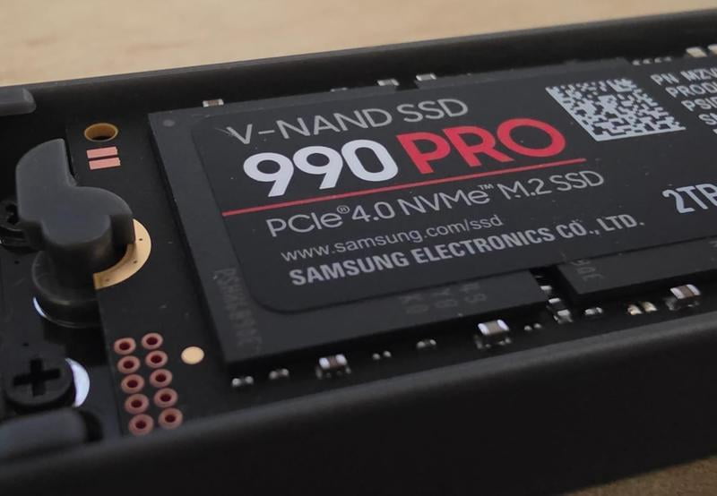 Samsung, SSD 990 PRO 2TB, PCIe 4.0, Up to 7,450MB s Read Speeds