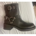 Image 7 of customer photos