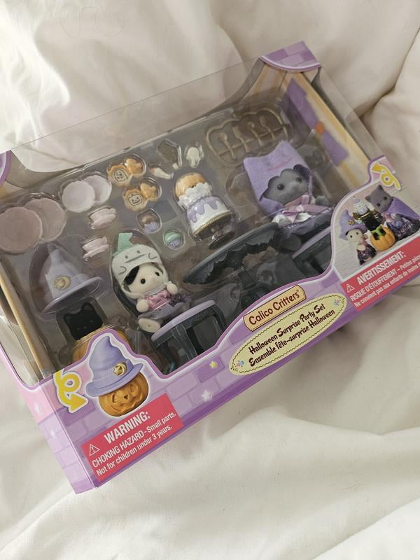 Calico Critters Halloween Surprise Party Set, Dollhouse Playset
