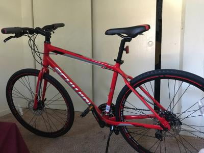 Schwinn Kempo Hybrid Bike 700c Wheels 21 Speeds Mens Frame Red