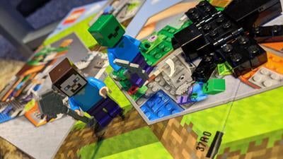 Collectix Lego Set Minecraft Die verlassene Mine 21166 + Minecraft Magazine  (sortierte Auslieferung) inklusive Polybag : : Jeux et Jouets
