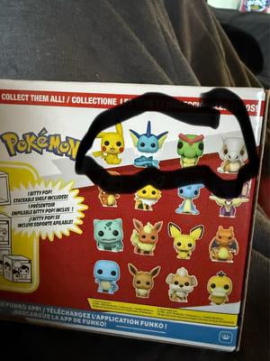 Funko Bitty Pop! Pokemon – Pikachu Et 3 Mini-figurines Mystère + étagère Empilable, 2,2 Cm, Collection Officielle