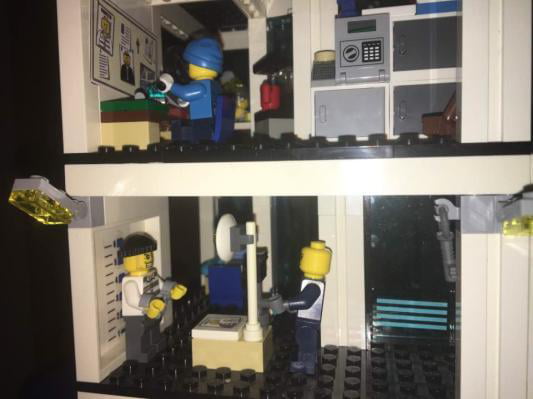 LEGO Police station 60141 (2017). Bags 5,6,7,8,9,10 sealed. see description