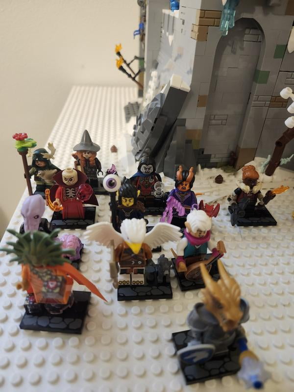 LEGO Minifigures Dungeons & Dragons 6 Pack - Toy for Boys LEGO Minifigures Dungeons & Dragons 6 Pack - Toy for Boys