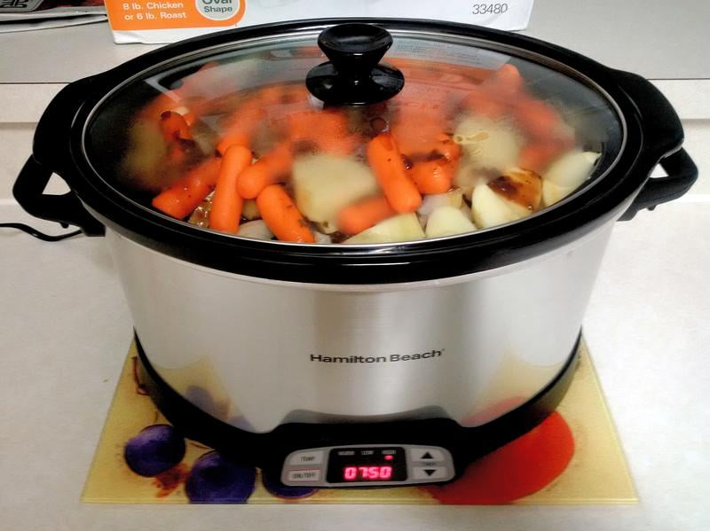  Hamilton Beach 8 Quart Programmable Slow Cooker with Three  Temperature Settings, Dishwasher Safe Crock and Lid, Silver (33480): Home &  Kitchen