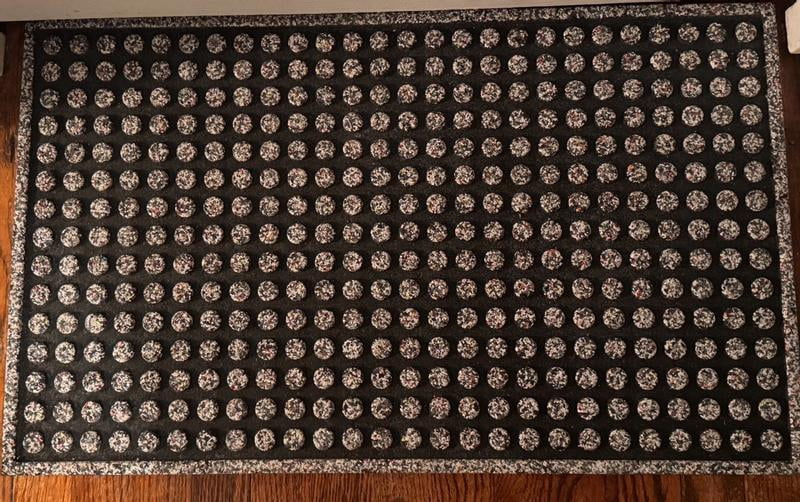 Apache Mills Black Dots Endurance Outdoor Rubber Doormat made with