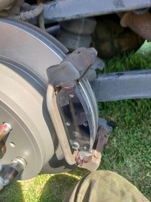 2007 Chevrolet Suburban 1500 Ceramic Rear Disc Brake Pad Kit 19427994 - View #9