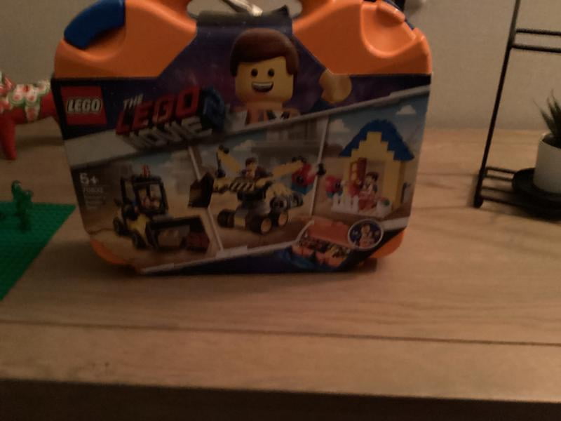 LEGO Movie Emmet's Builder Box! 70832 - Walmart.com