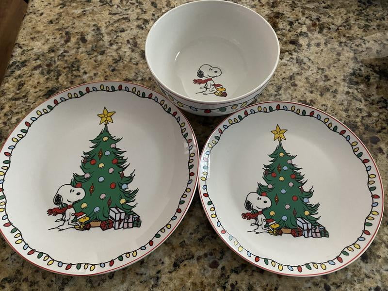 Peanuts 18-Piece Holiday Ceramic Dinnerware Set - Samsclub.com