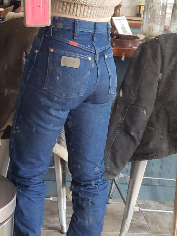 women's cowboy cut wrangler jeans