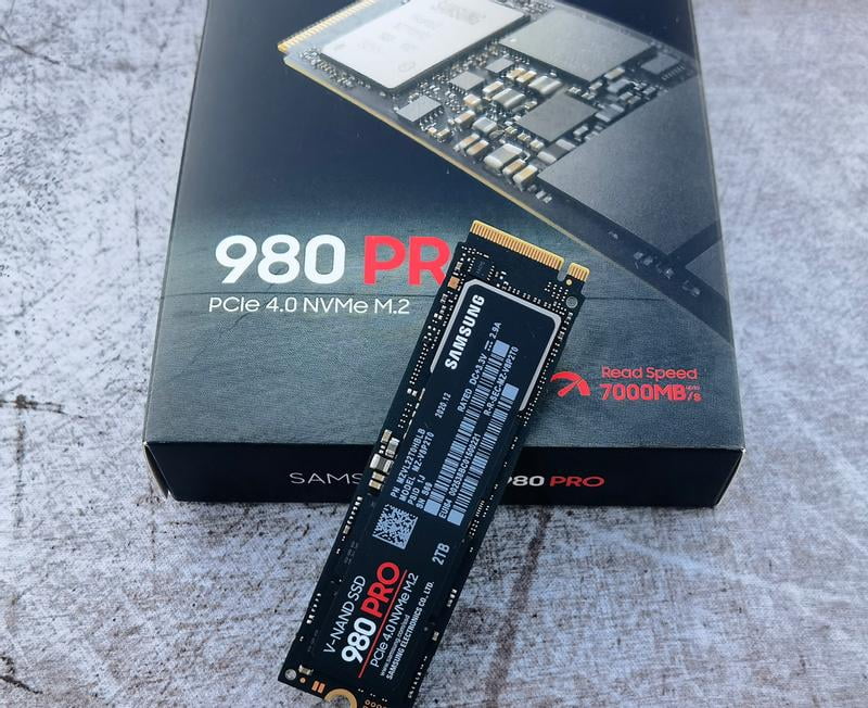 Samsung 980 PRO 2TB M.2 NVMe PCIe Internal Solid State Drive
