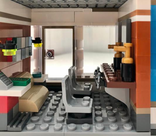 LEGO 31097 Townhouse Pet Shop & Café - LEGO Creator - BricksDirect