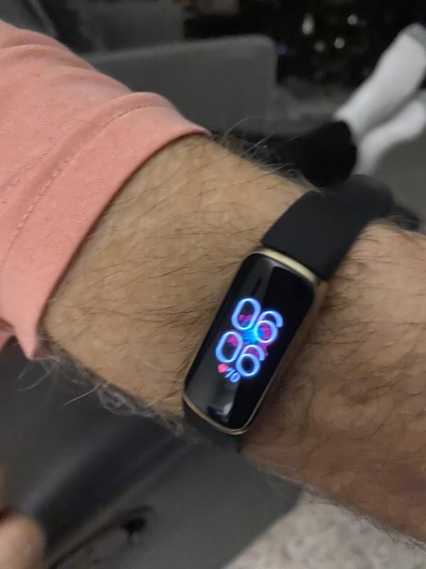 Fitbit Luxe Fitness and Wellness Tracker, Bonus Bands Included