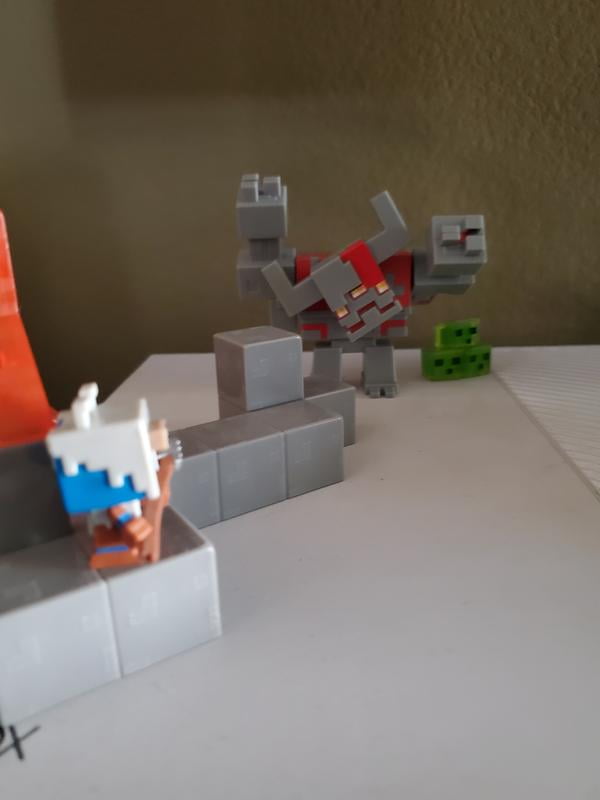 minecraft dungeons mini battle box with redstone monstrosity valorie character and lava set piece