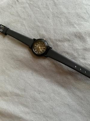 Casio Women's Casual Classic Analog Watch, Black Dial LQ139A-1B3