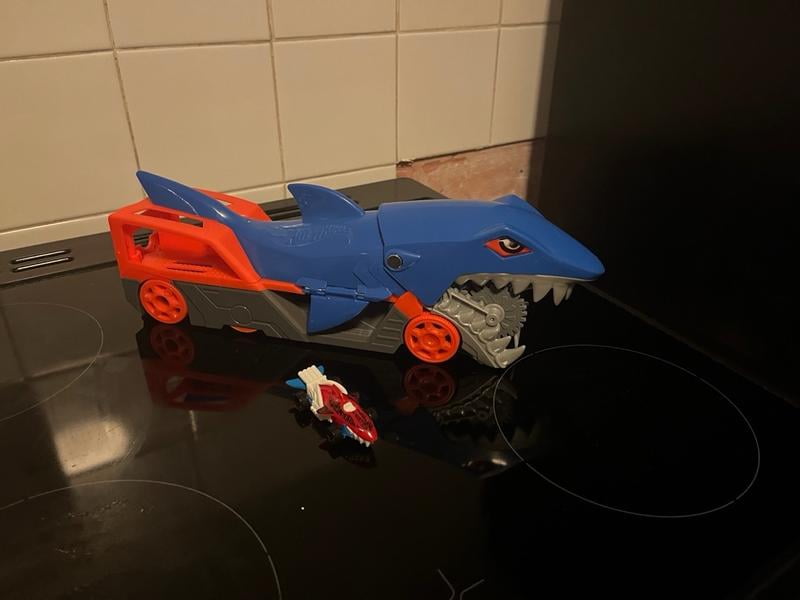 Free Shipping! Hot Wheels Shark Chomp Transporter Playset with 1