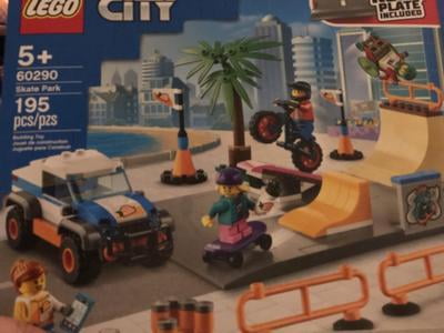 LEGO CITY 60290 SKATE PARK