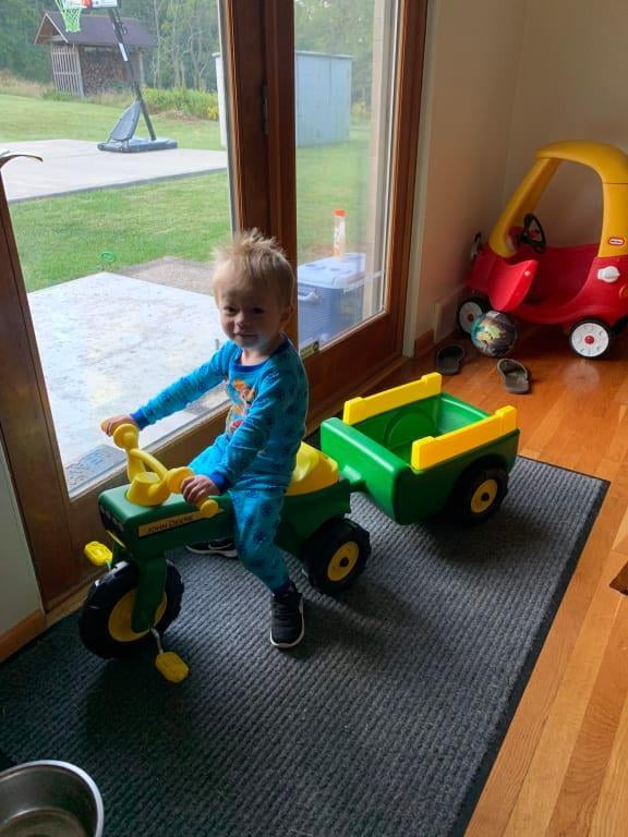 tomy john deere pedal tractor and wagon