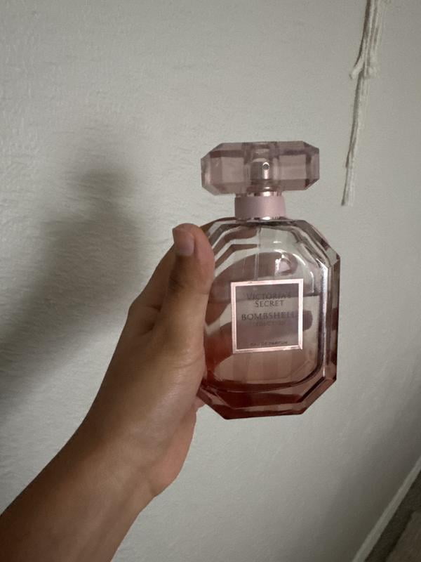Free Shipping! Victoria's Secret Bombshell Passion Eau de Parfum