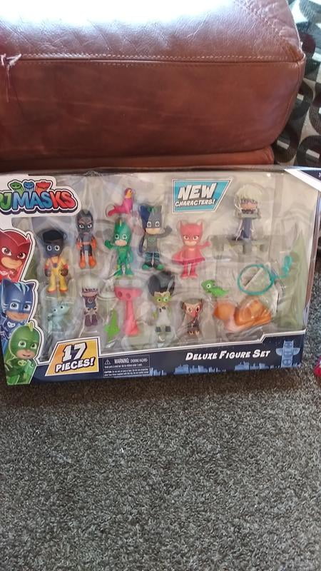 PJ Masks Deluxe Figure Set, 17 Pieces for PJ Masks Toys and