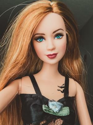 Amazon.com: Barbie Collector Divergent Tris Doll : Toys & Games