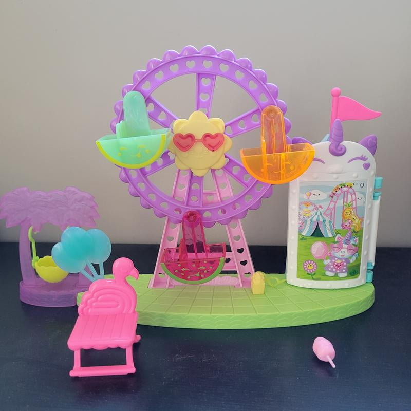Polly Pocket Tropical Treats Carnival Playset with 3-inch Lila