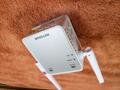 N300 WiFi Range Extender - EX2700