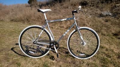 mongoose detain men's urban bike