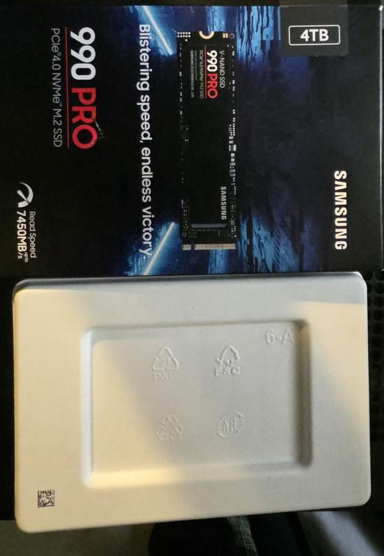 Samsung 990 PRO 2 TB PCIe 4.0 NVMe M.2 Internal Solid State Drive