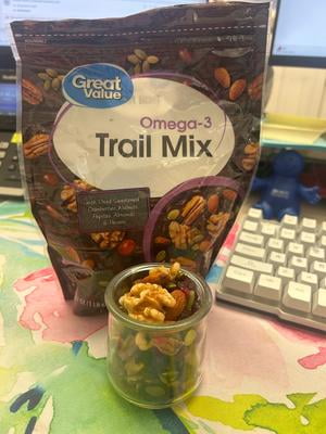 Great Value Omega-3 Trail Mix, Cranberries, Pepitas, Nuts, 22 oz