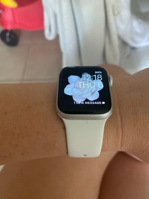 Apple Watch Series 5 GPS, 40mm Silver Aluminum Case with White 