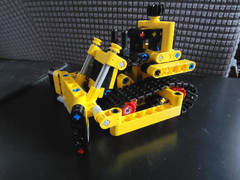 LEGO Technic Heavy-Duty Bulldozer Building Set, Kids